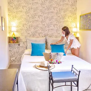 https://bilocale-holiday-taormina-centro.taorminaitalyhotels.com